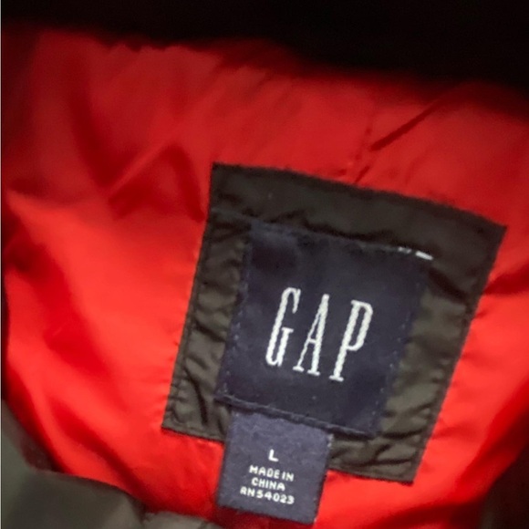 Women’s GAP Black Down Fill Puffer Quilted Vest Large - Picture 3 of 4